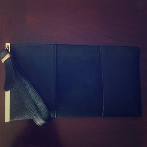 Black clutch